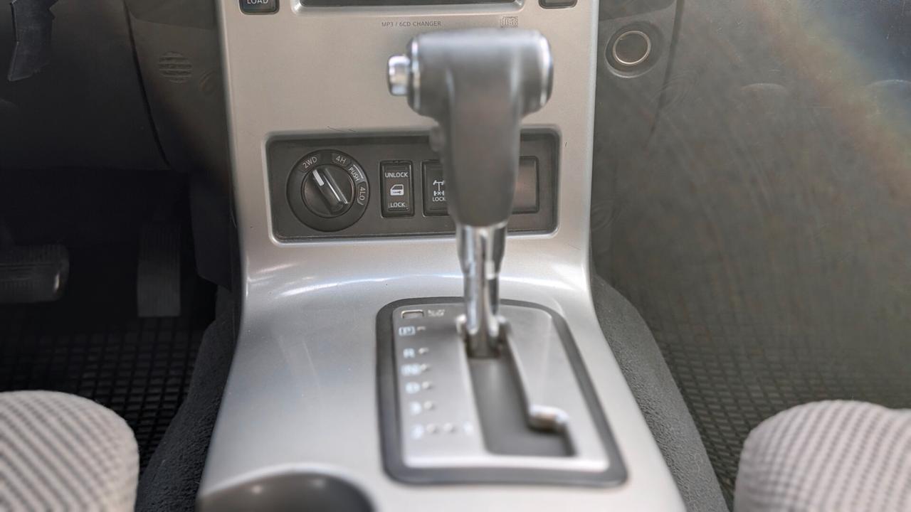 Nissan Navara 2.5 dCi 4 porte Double Cab LE