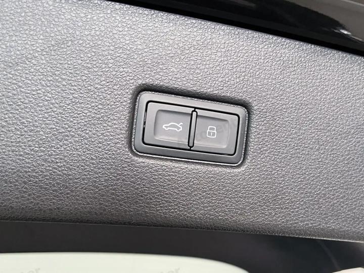 Audi Q5 Sportback 40 2.0 tdi mhev 12V Identity Black quattro s-tronic