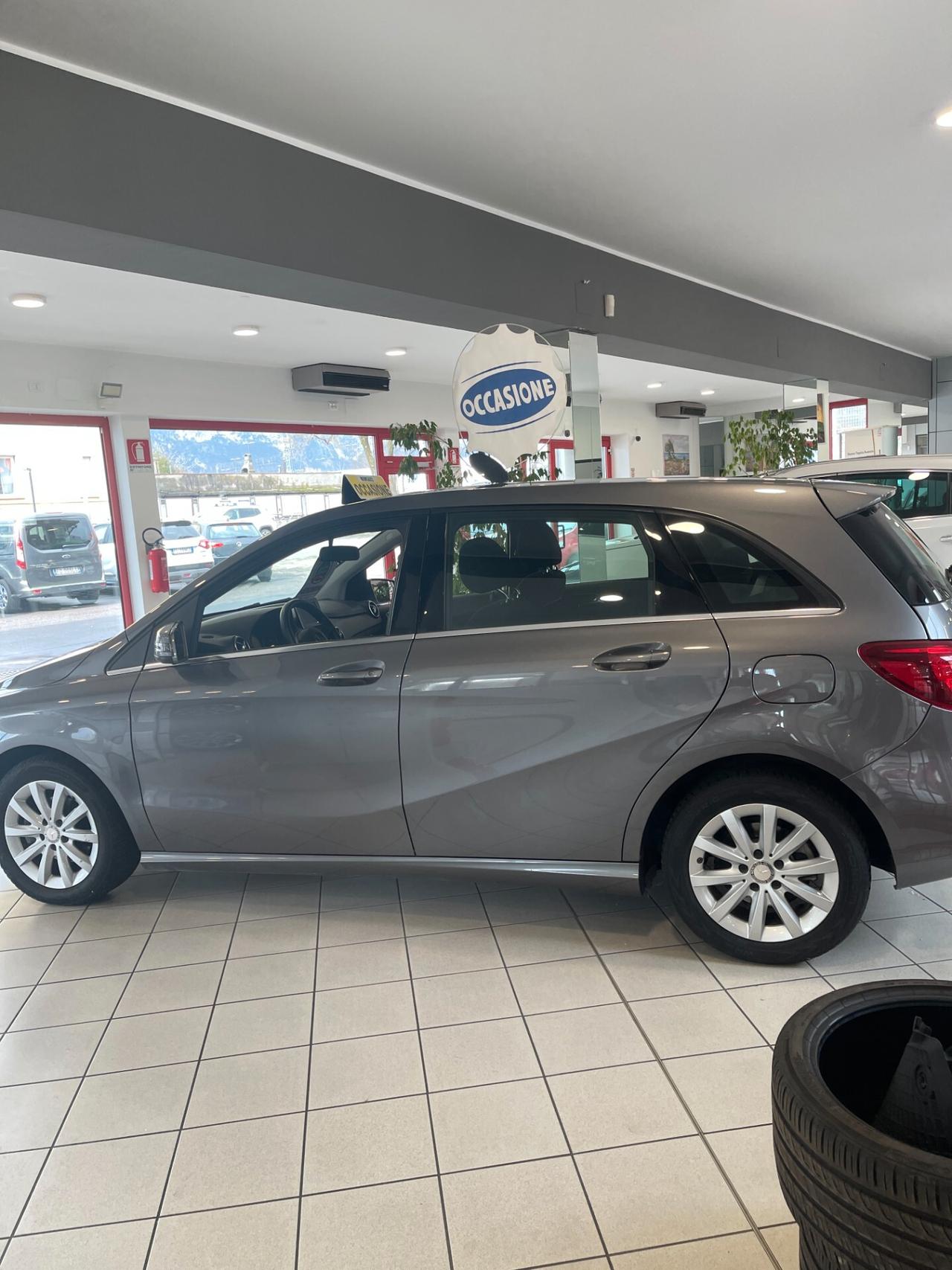 MERCEDES-BENZ B 180 d PREMIUM KM 82.000
