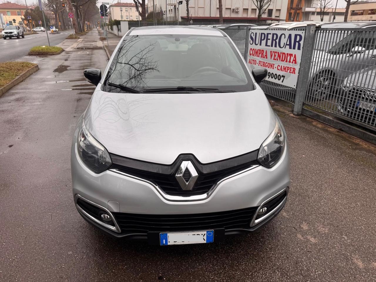 Renault Captur dCi 90 CV neopaten garanzia 12 mesi
