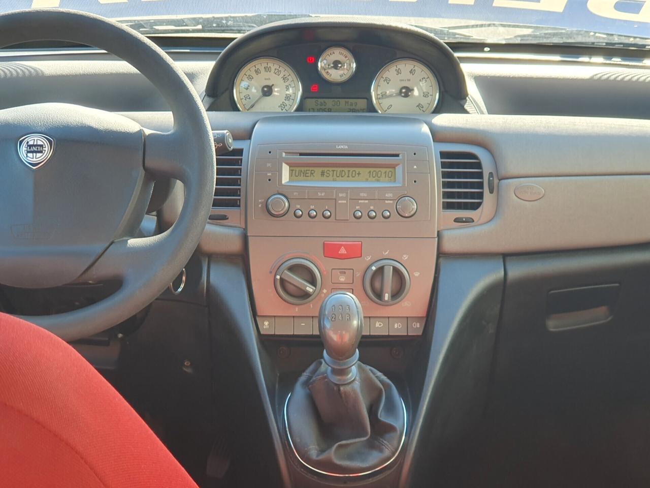 Lancia Ypsilon 1.2 benzina Neopatentati 2005