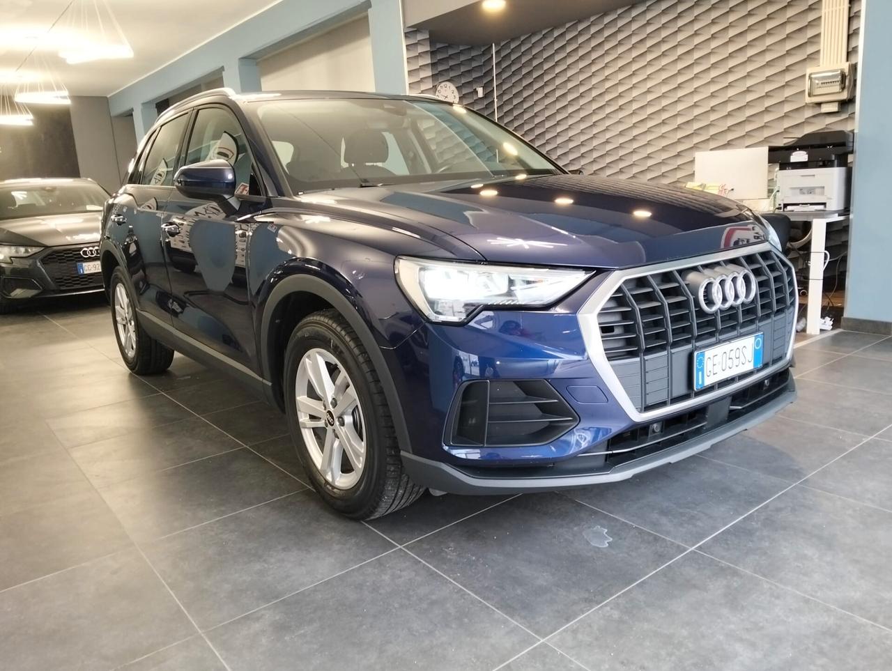 Audi Q3 35 TDI S tronic Business
