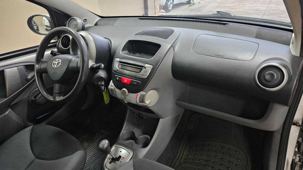 Toyota Aygo 1.0 12V VVT-i 5 porte Sol