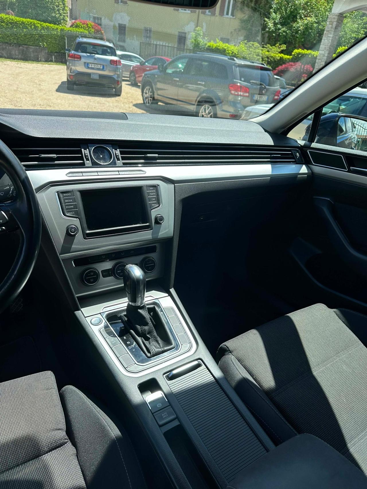 Volkswagen PASSAT VARIANT 1.6 TDI DSG BLUEMOTION.