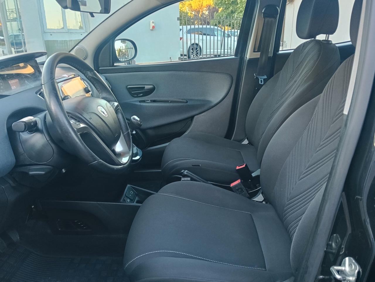 Lancia Ypsilon 1.0 FireFly 5 porte S&S Hybrid Gold Nessun vincolo finanziario