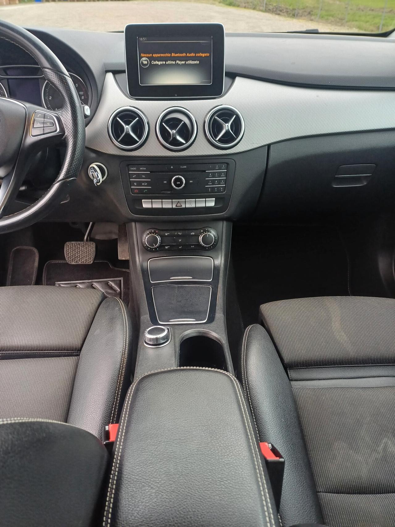 Mercedes-benz B 180 B 180 d Automatic Premium