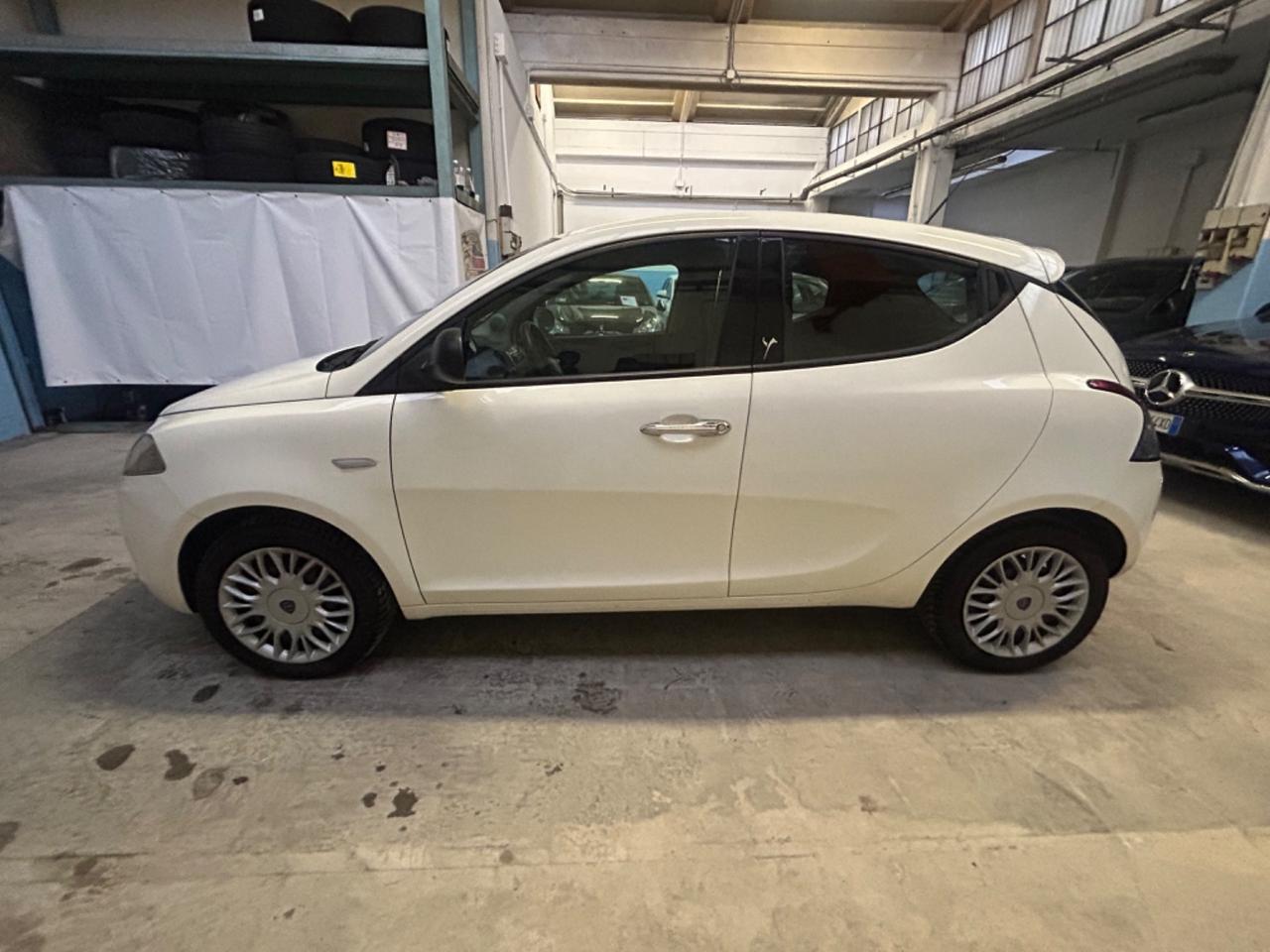 Lancia Ypsilon 1.2 69 CV 5 porte Platinum