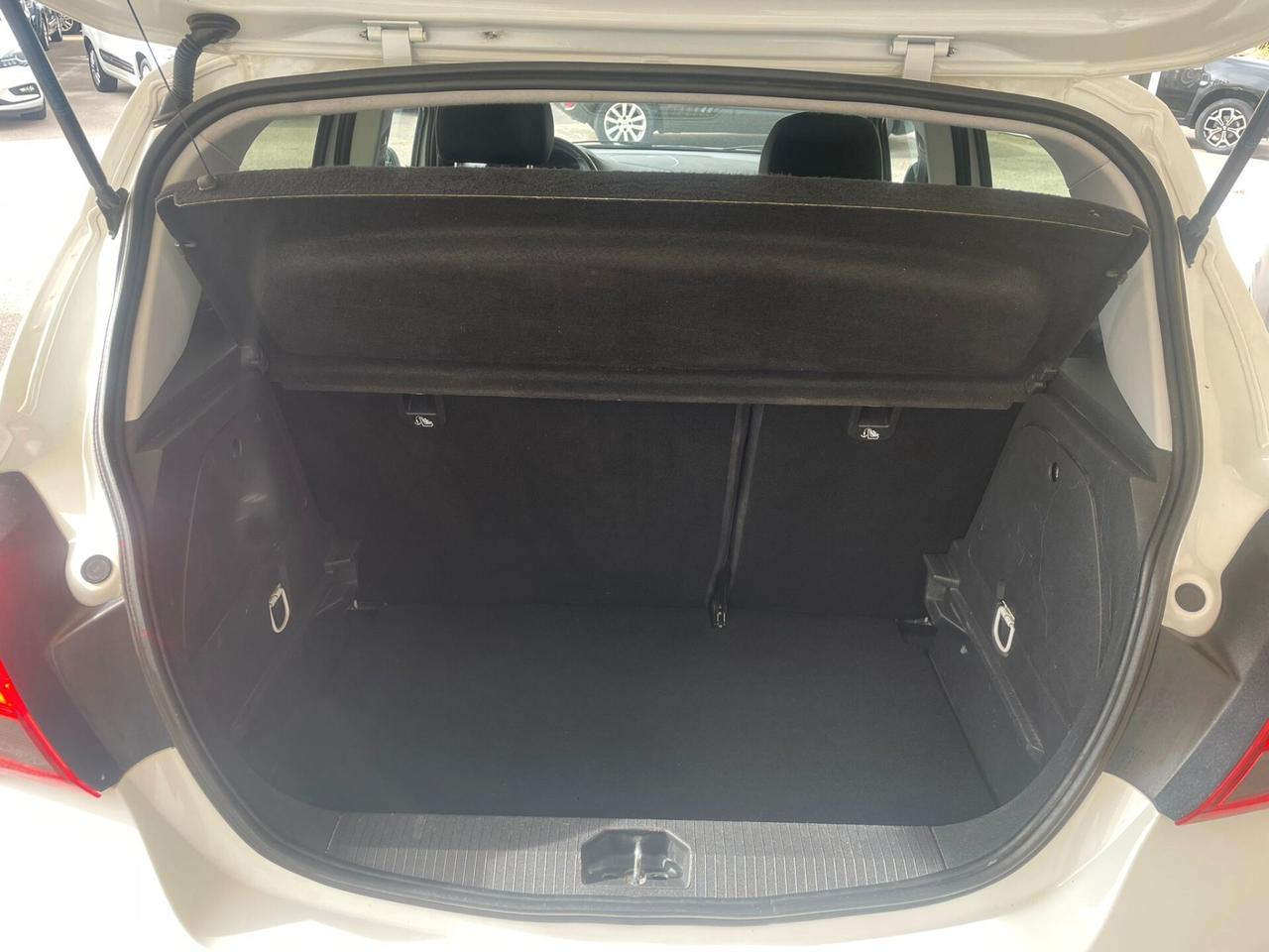 Opel Corsa 1.4 90CV GPL Tech 5 porte