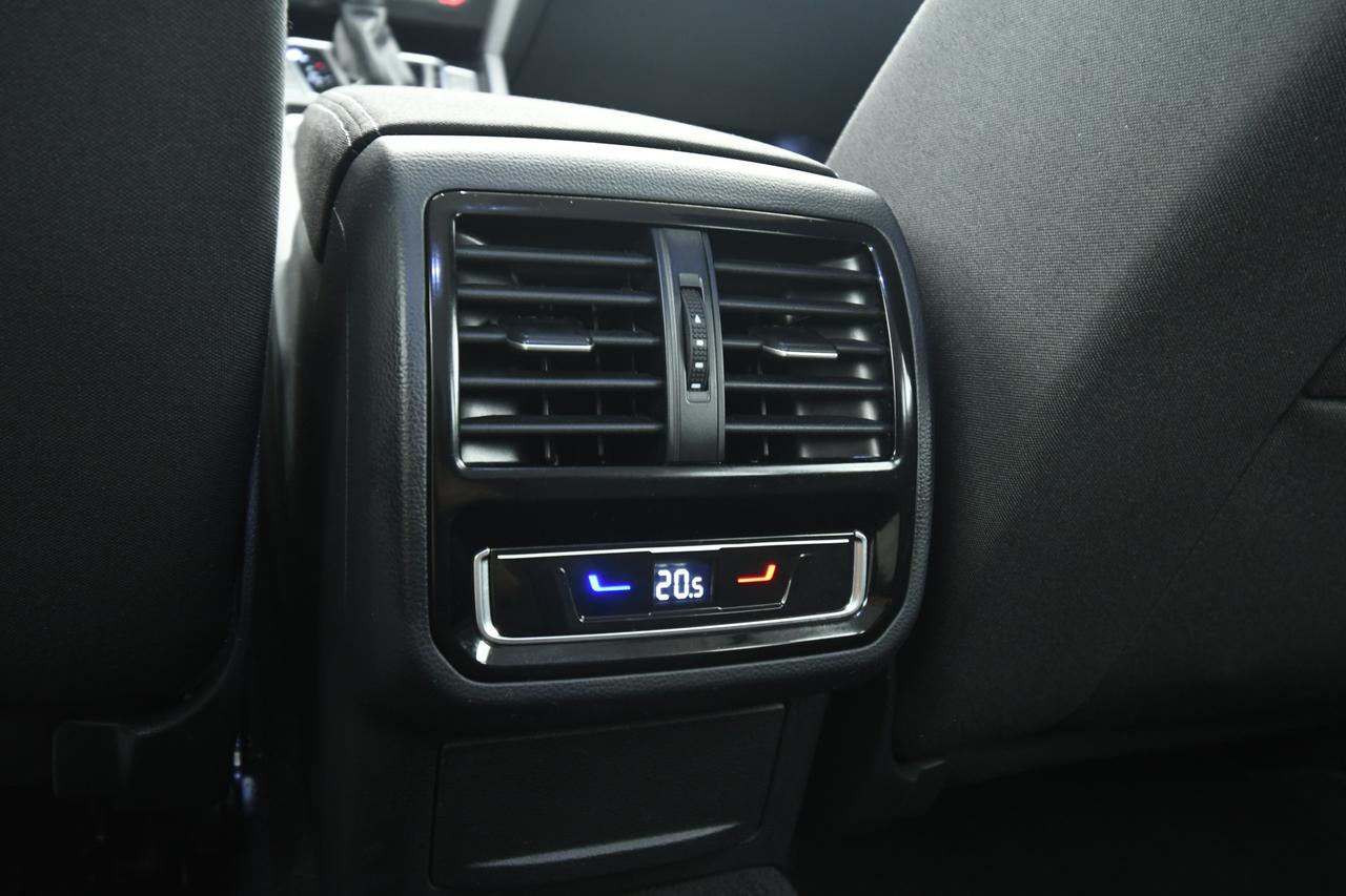 VOLKSWAGEN Passat Variant 2.0 tdi Business 122cv dsg NEOPATENTATI+ACC+CAMERA