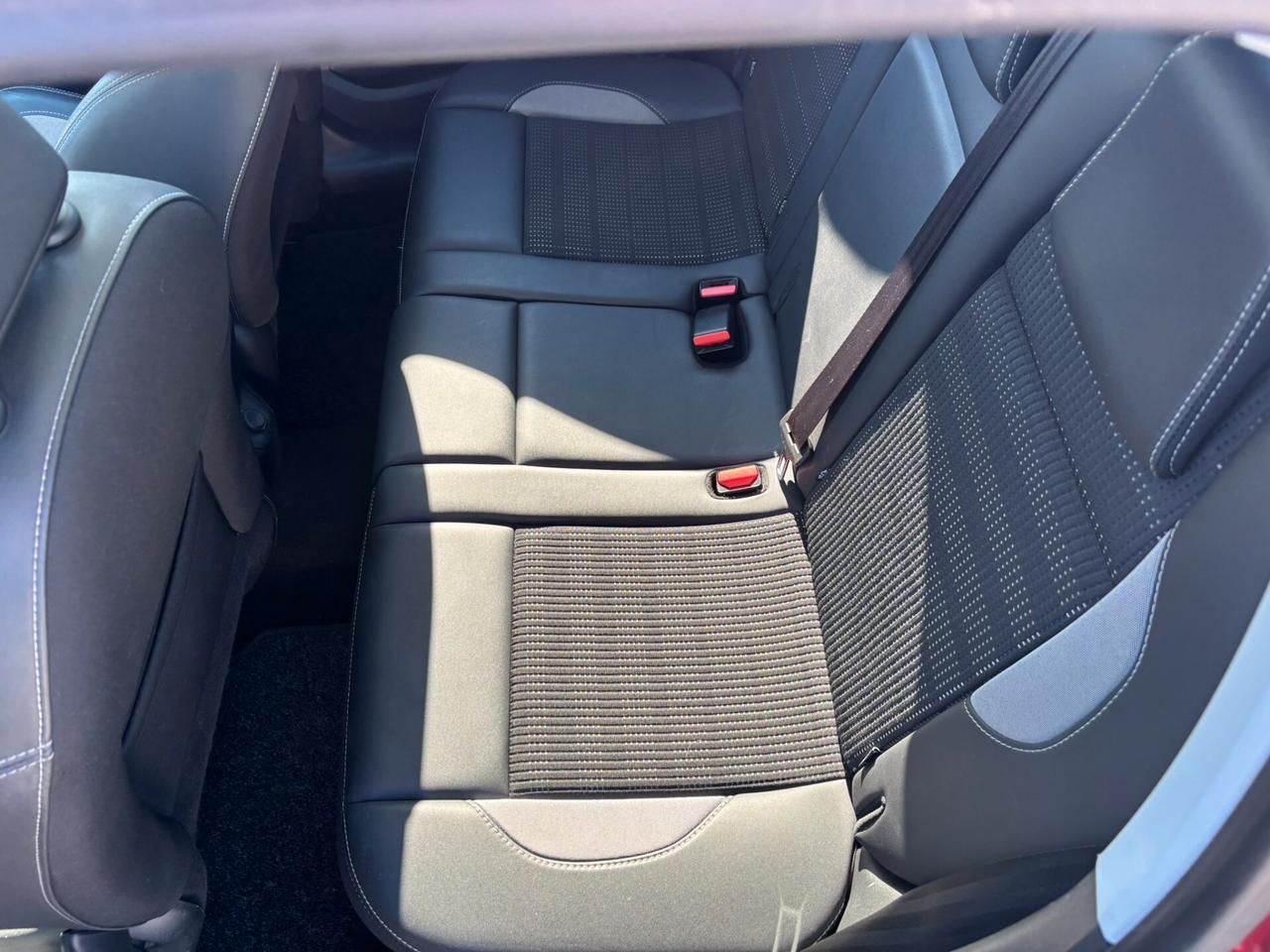 Peugeot 2008 BlueHDi 100 Allure