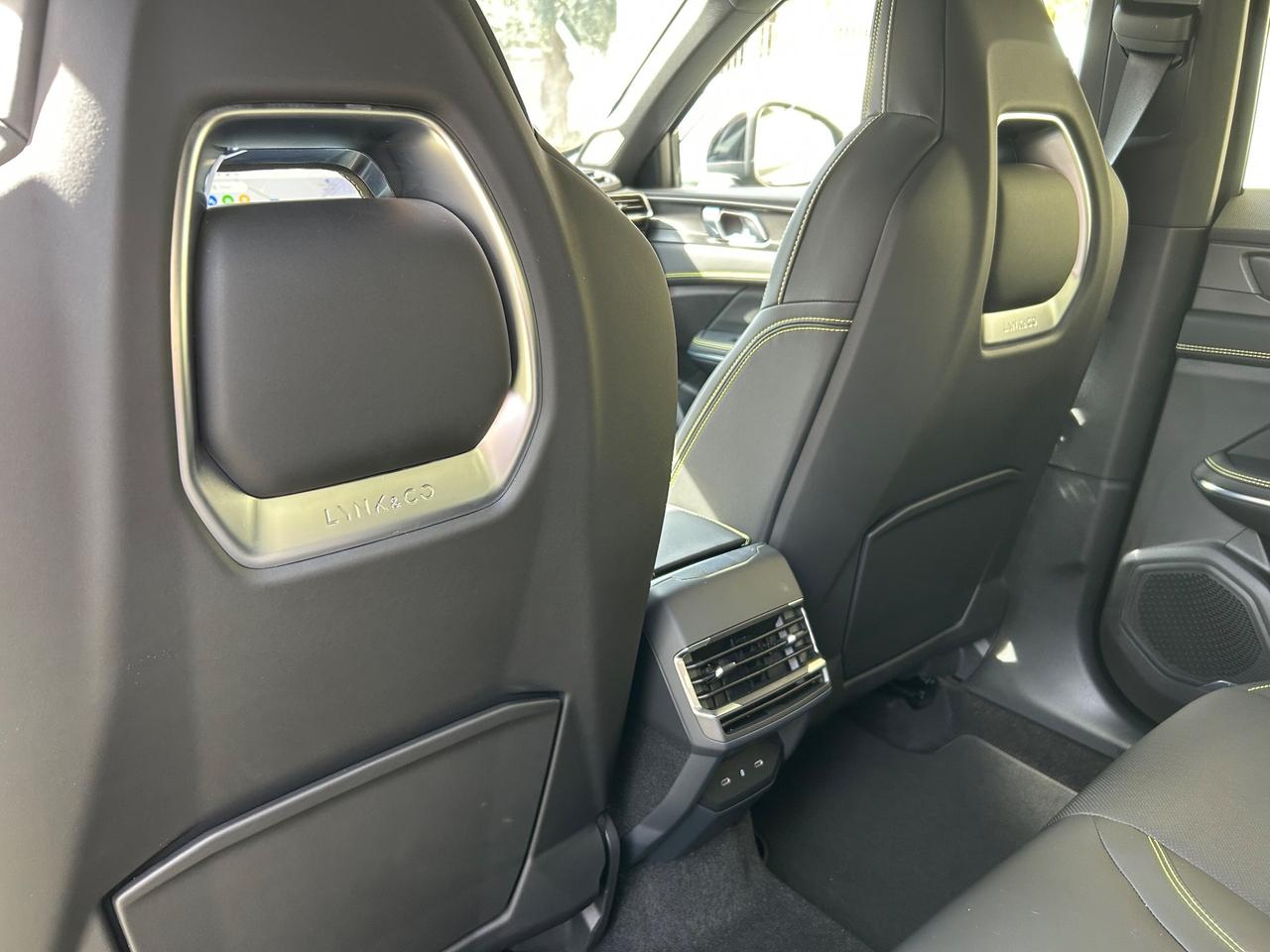 Lynk&co 01 PHEV More