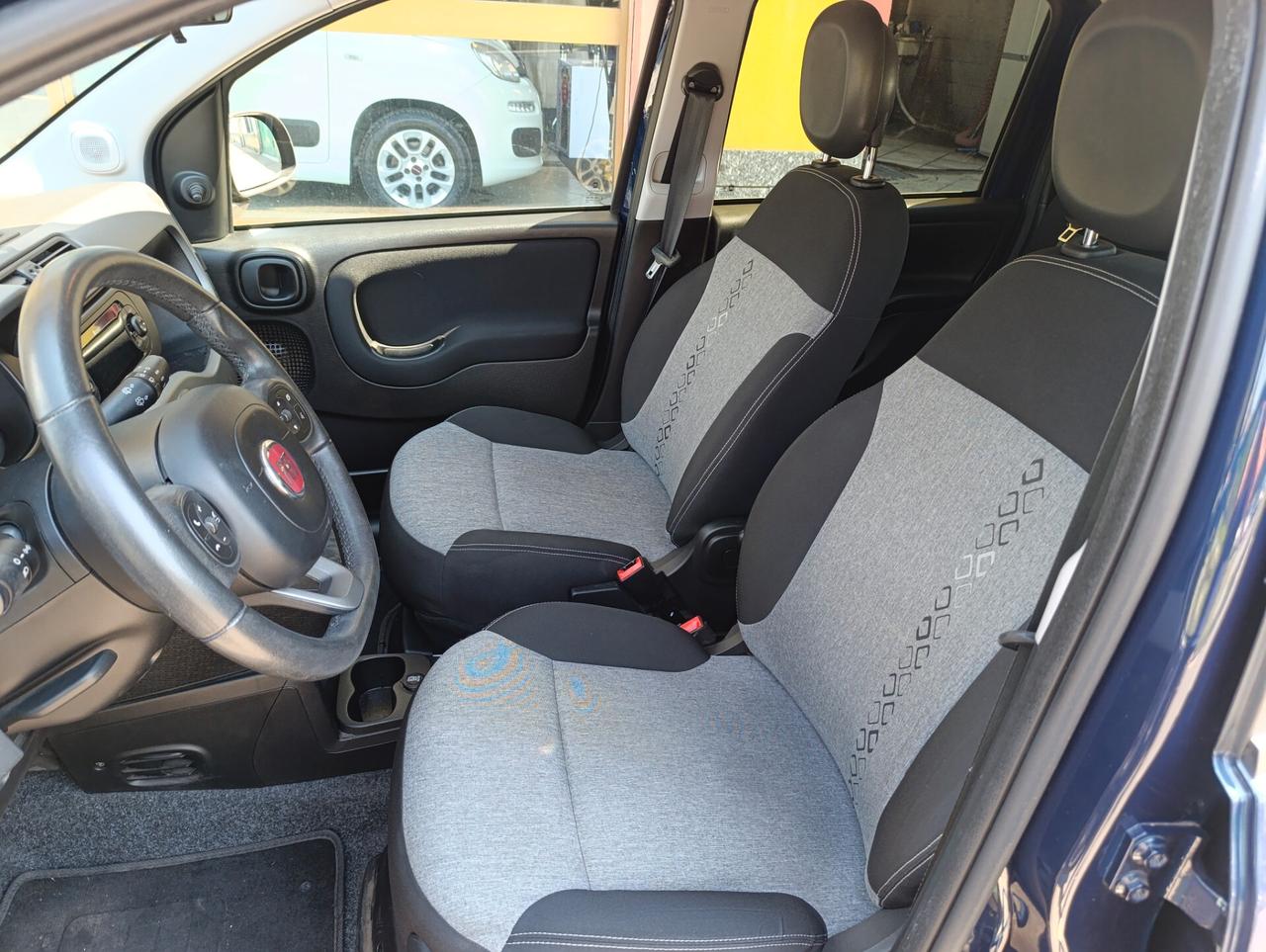 Fiat Panda 1.2 Lounge --- POCHI KM