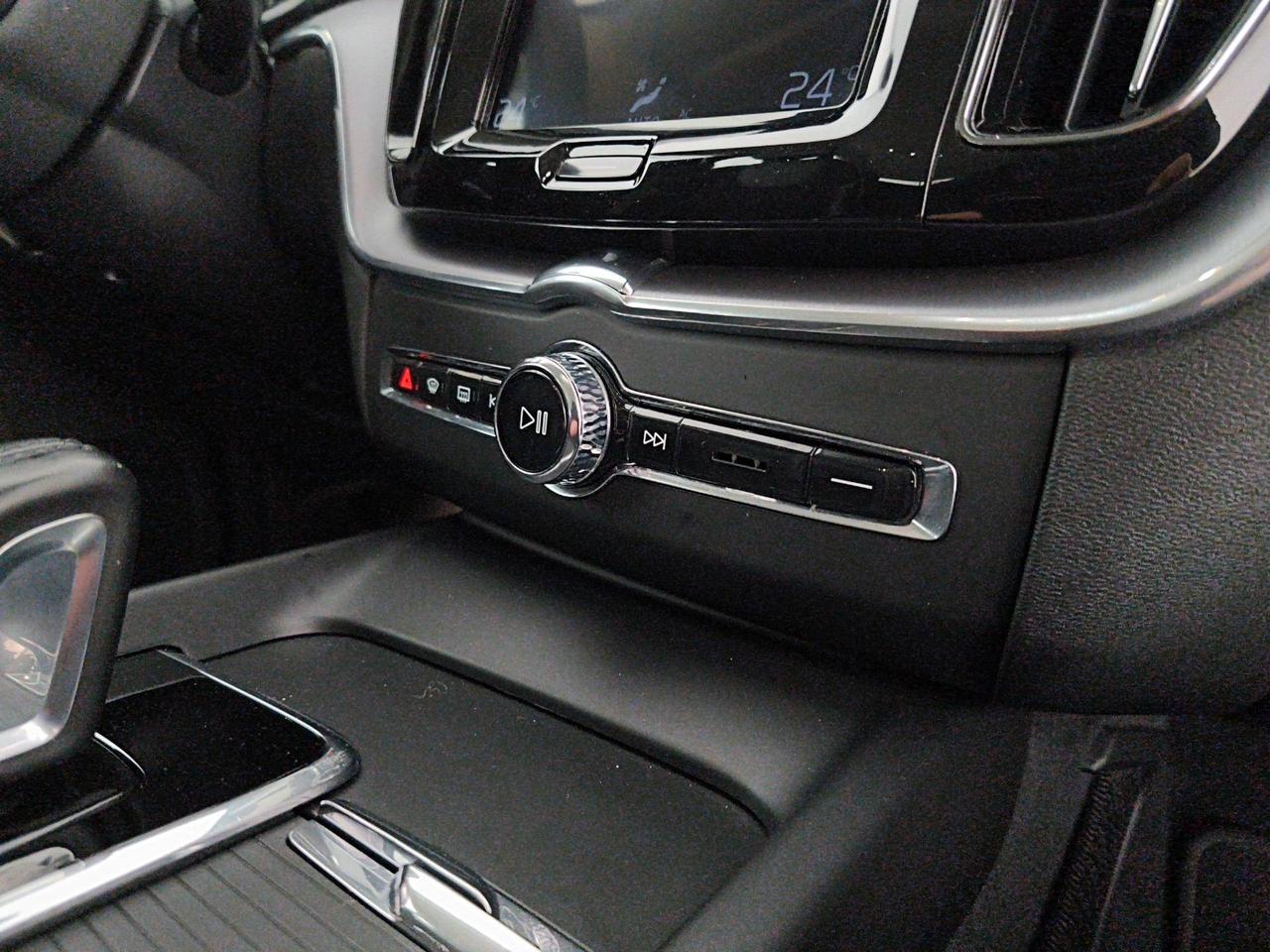 Volvo XC60 2.0 b4 Business Plus awd