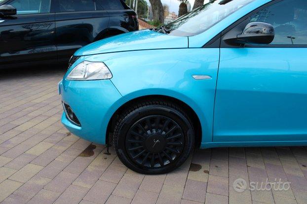 Lancia Ypsilon 1.0 69cv firefly hybrid gold