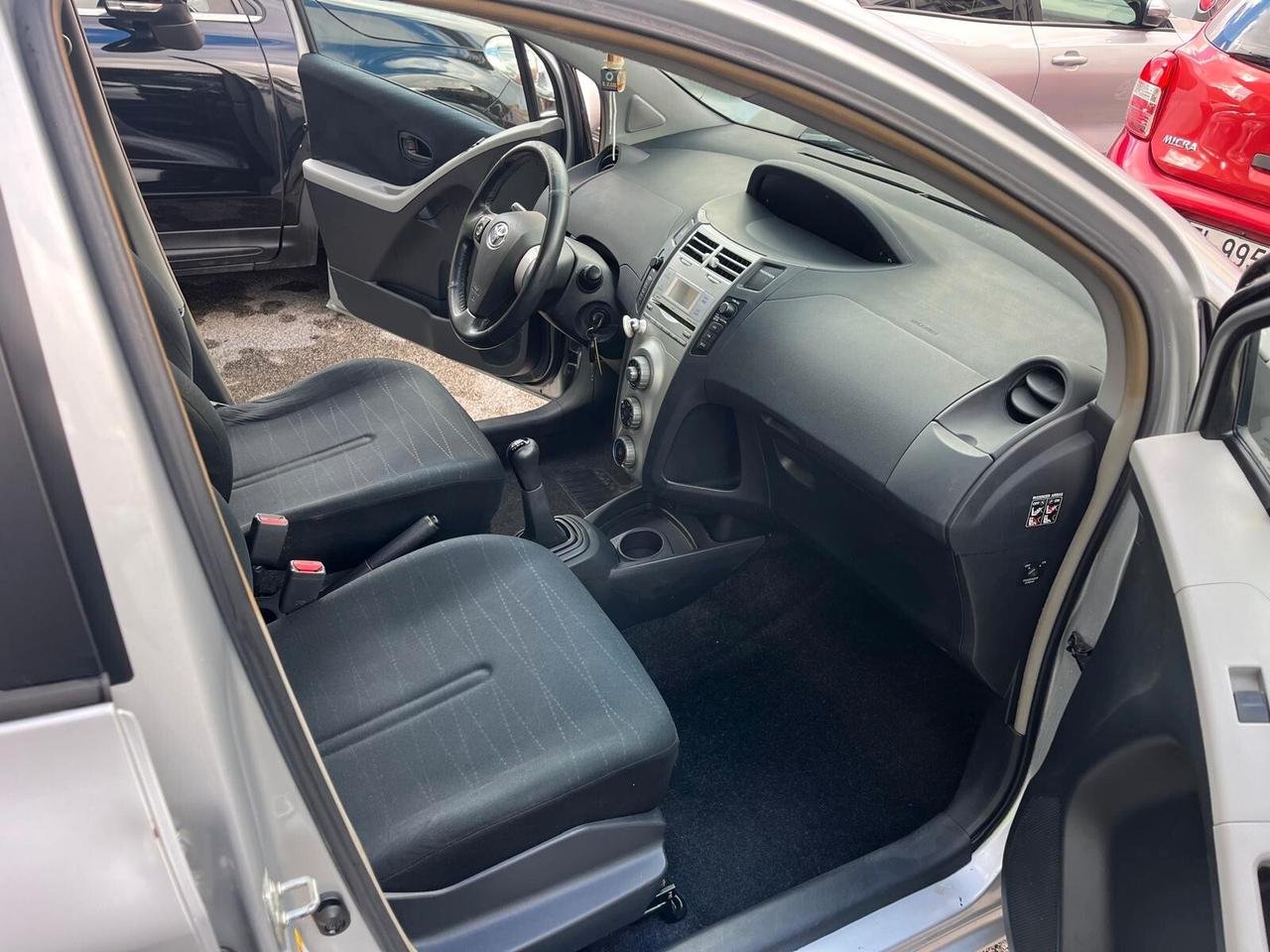 Toyota Yaris 1.0 5 porte Sol