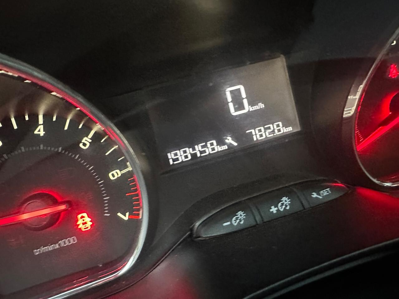 Peugeot 208 PureTech 82 5 porte Allure