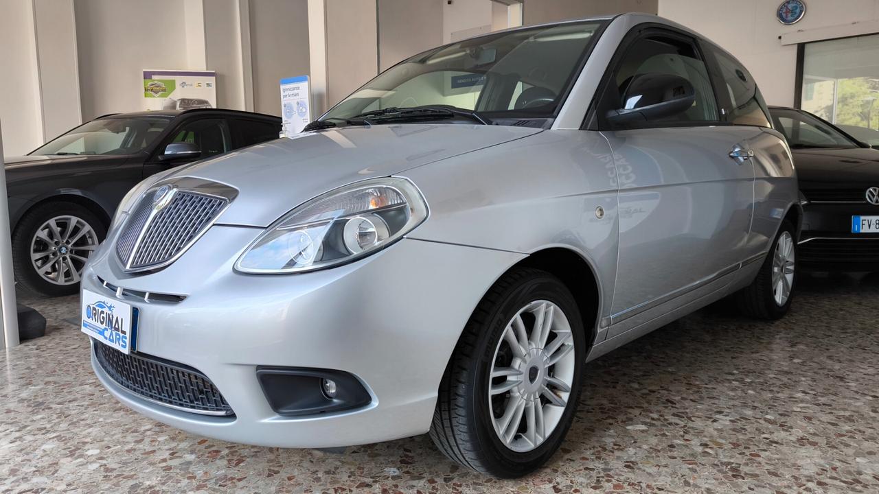 Lancia Ypsilon 1.2 69 CV Unyca