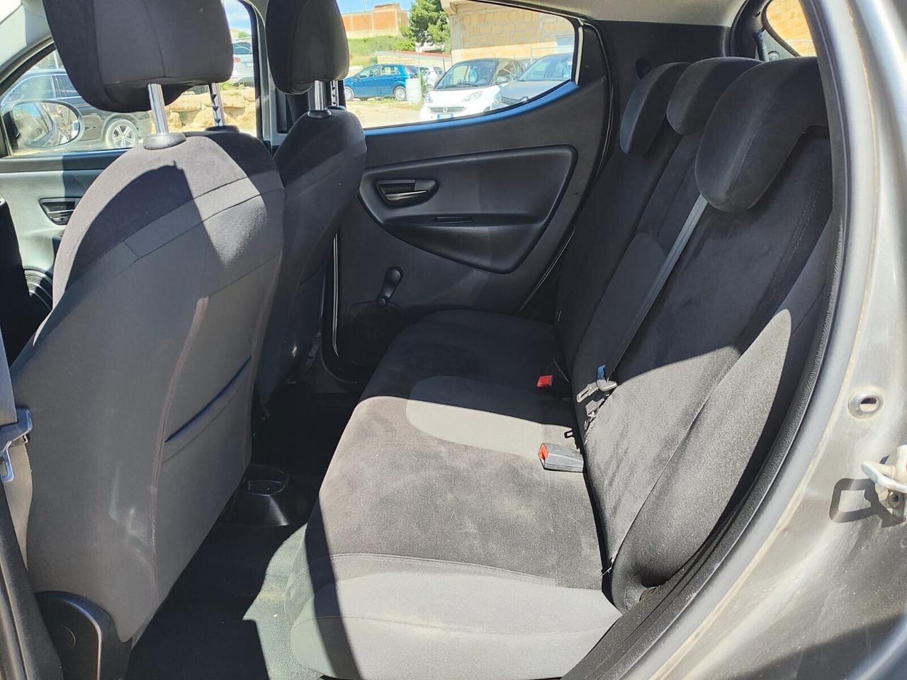 Lancia Ypsilon 1.2 69 CV 5 porte S&S Gold