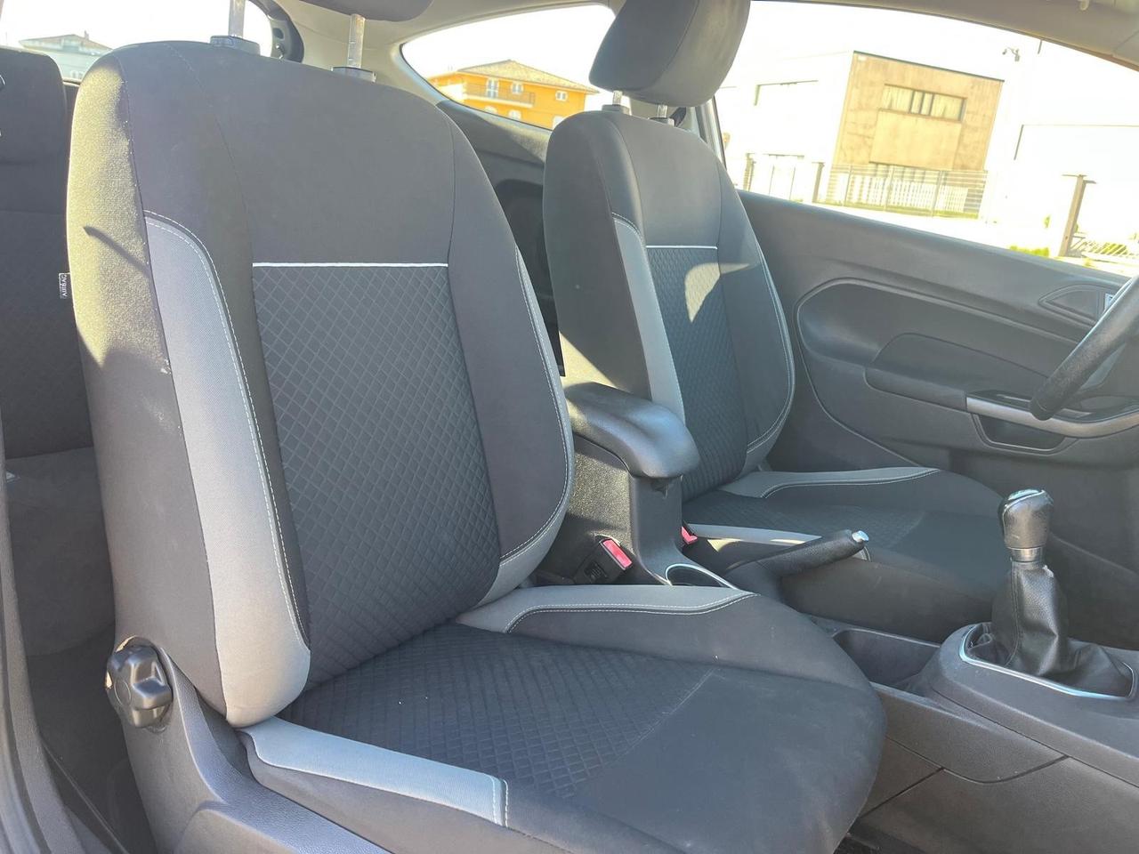 Ford Fiesta 1.6 TDCi Titanium GRANDINATA