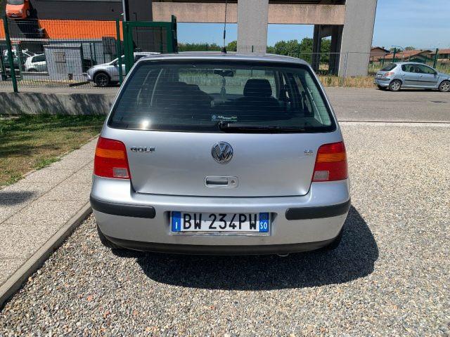 VOLKSWAGEN Golf 1.6 16V cat 5 porte Highline