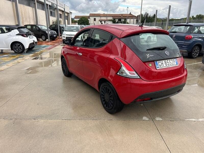 Lancia Ypsilon LANCIA YPSILON HYBRID SILVER 1.0 70 CV