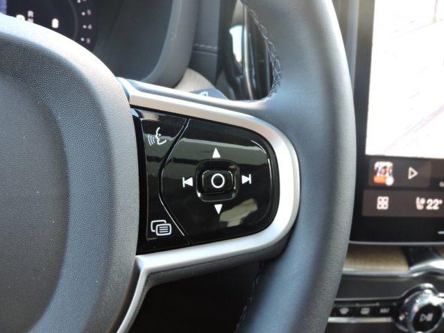 VOLVO XC60 B5 (benzina) AWD ULTRA DARK AUTOMATICA AZIENDALE