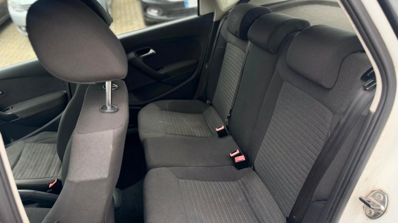 Volkswagen Polo 1.2 BENZINA 2011 NEOP.
