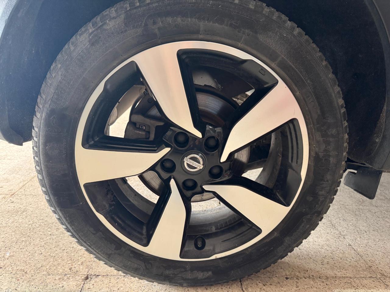 Nissan Qashqai 1.5 dCi N-Connecta TETTO-NAVI-XENON
