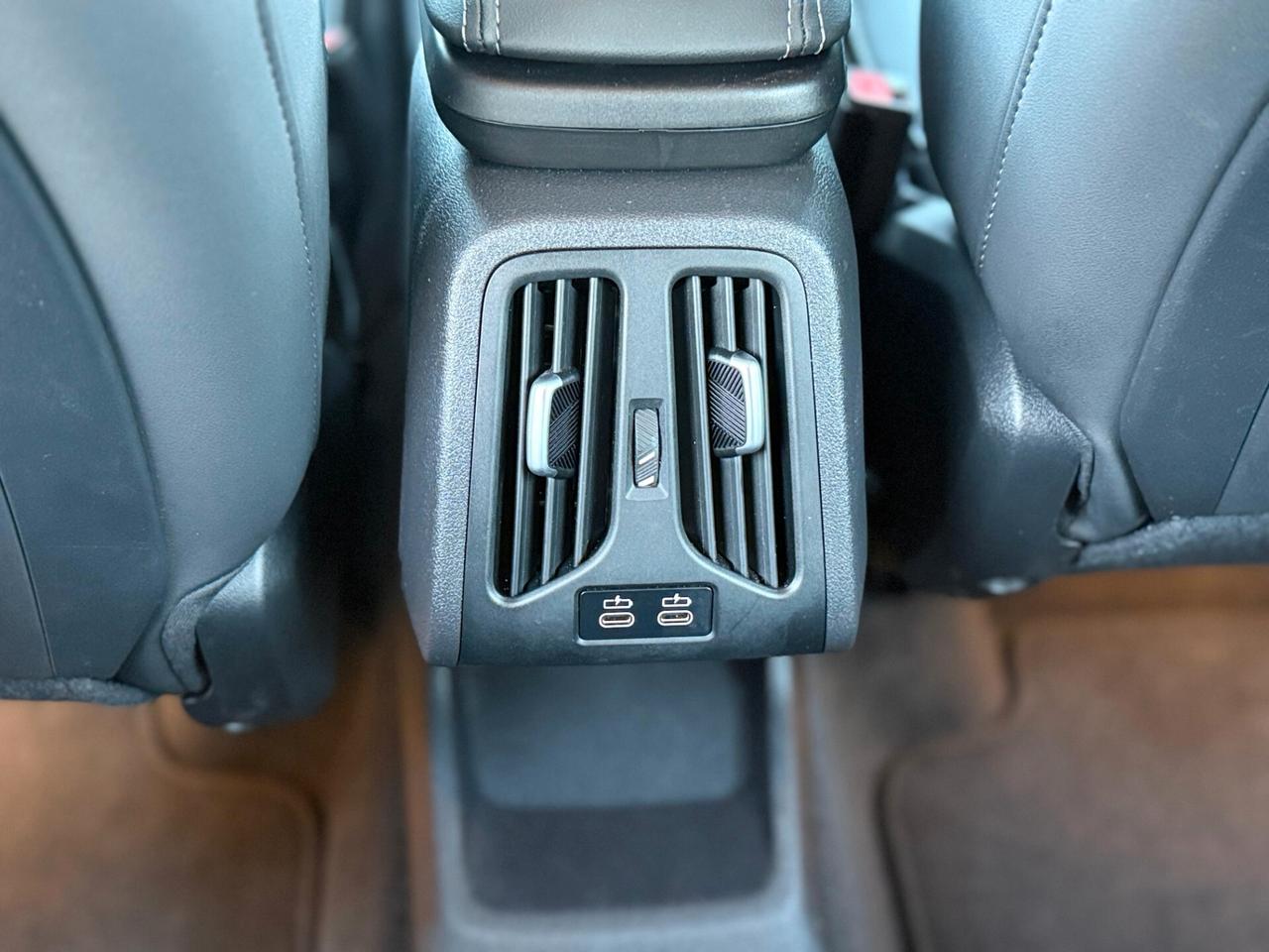 218d Active Tourer Luxury