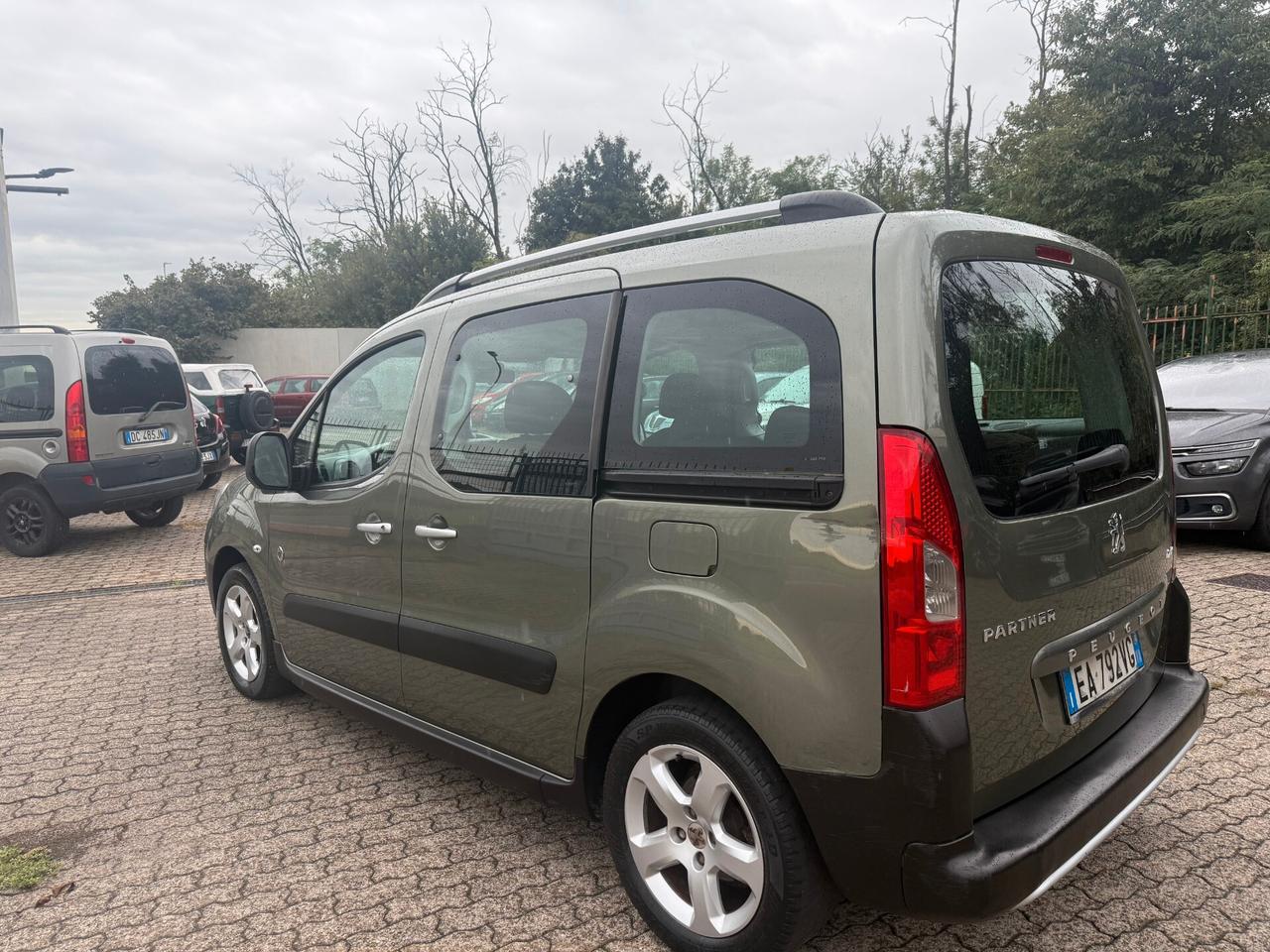 Peugeot Partner Tepee 1.6 HDi 90CV Outdoor