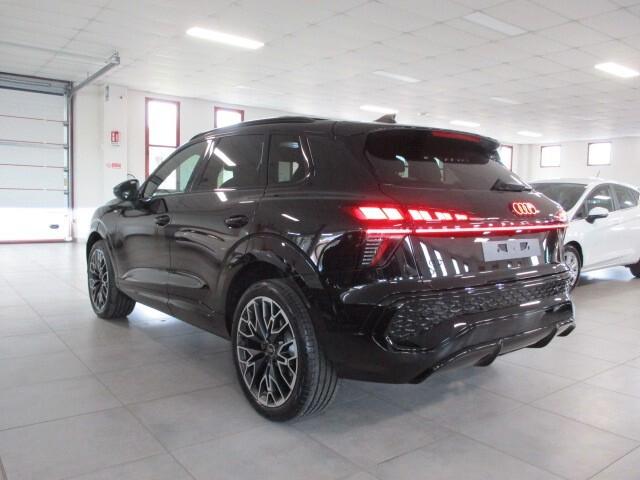 Audi Q3 Blackline 2.0 TDI 150CV S-Tronic