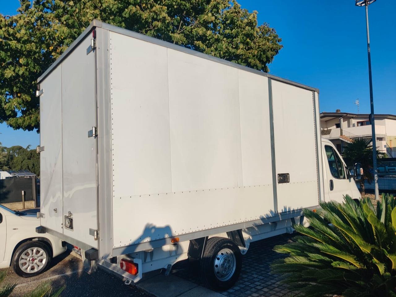 Peugeot Boxer 335 2.2 BlueHDi 140 S&S PLM-TM Furgone