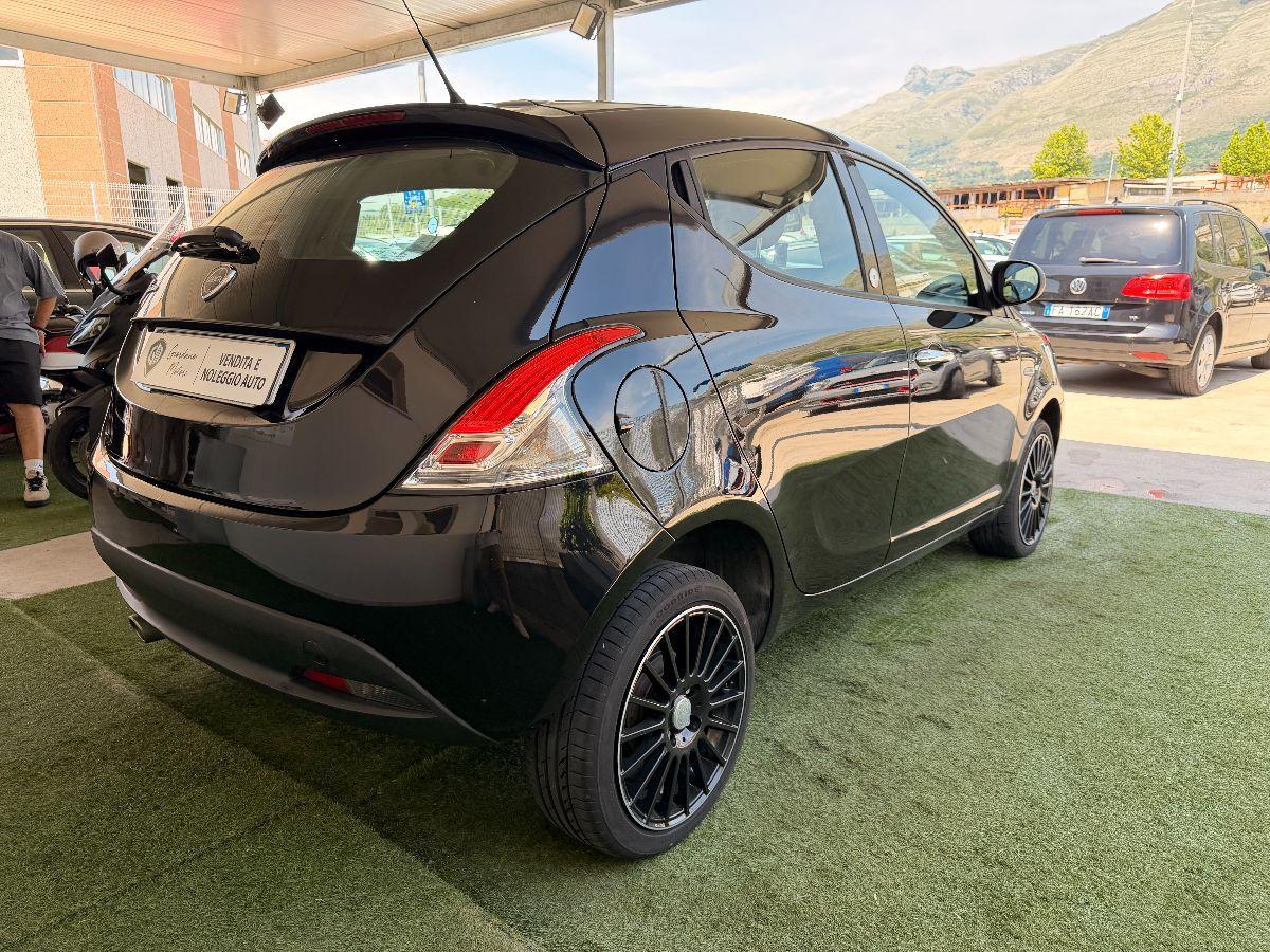 LANCIA - Ypsilon 0.9 t.air Silver ecochic metano 80cv