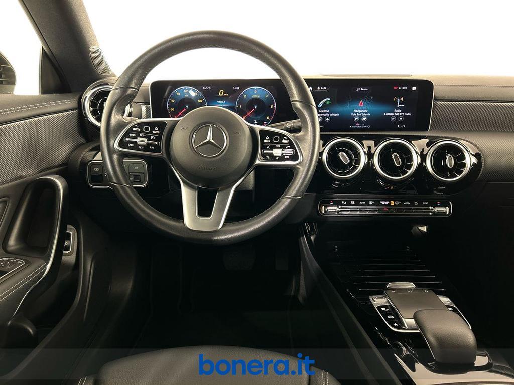 Mercedes CLA Shooting Brake 200 D Sport 8G-DCT