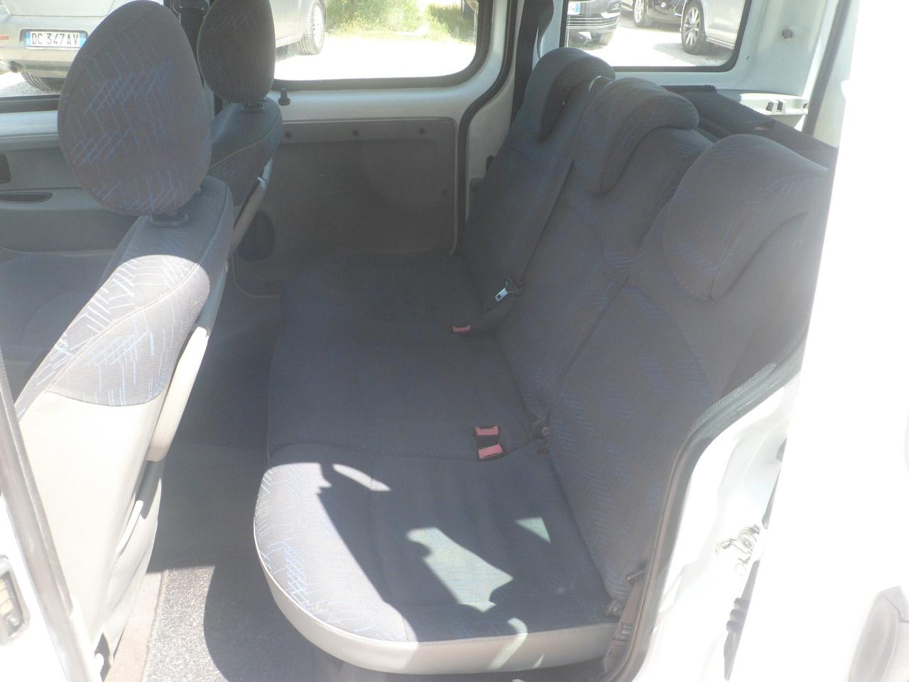 Renault Kangoo 5 posti autovettura