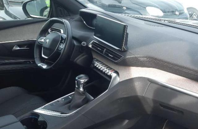 PEUGEOT 5008 PureTech Turbo 130 S&S GT