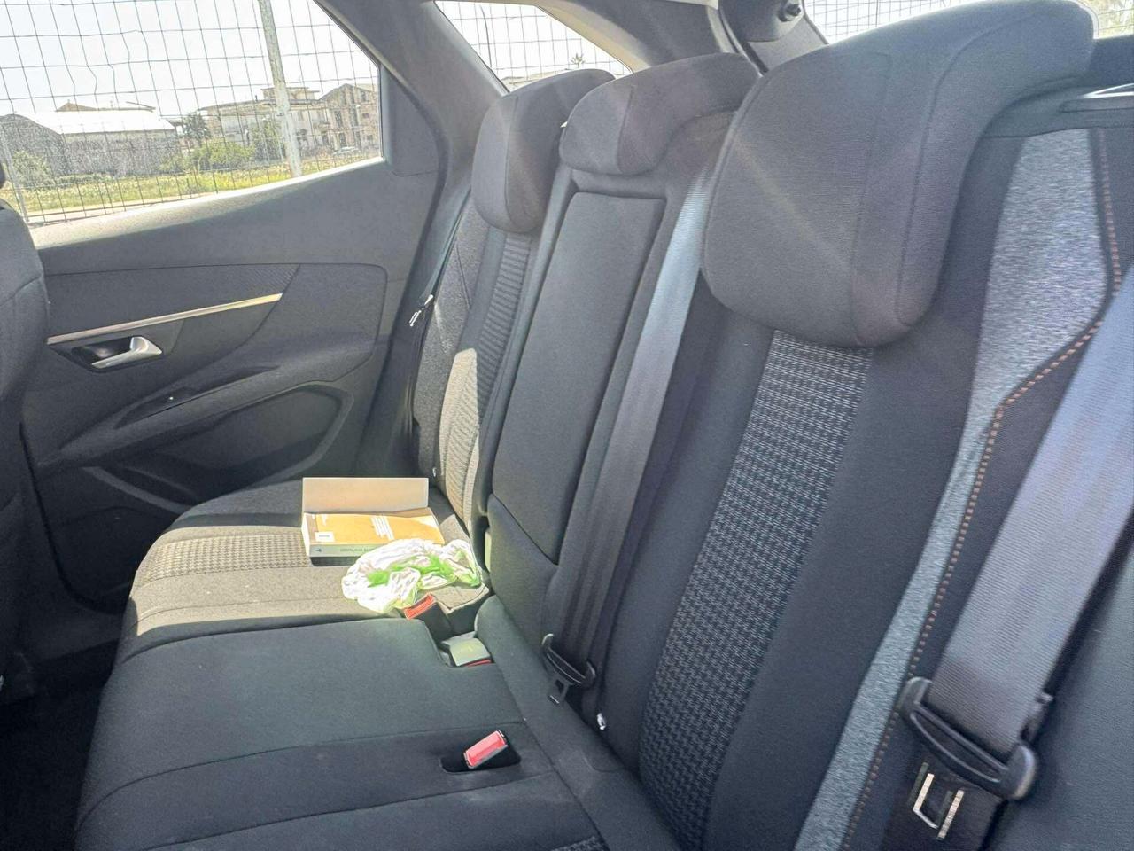 Peugeot 3008 BlueHDi 130 S&S EAT8 Allure-2021