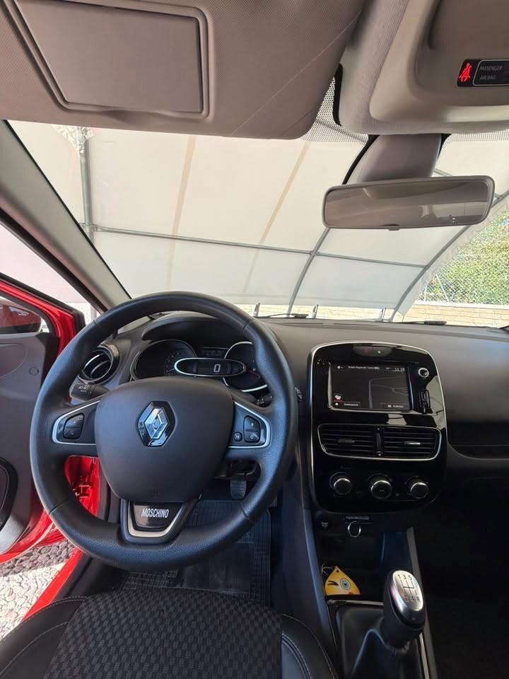 Renault Clio TCe 12V 90 CV 5 porte Moschino Intens