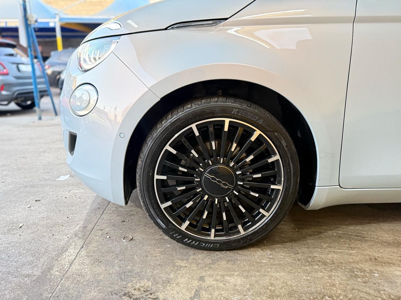 Fiat 500 500e Cabrio 42 kWh La Prima