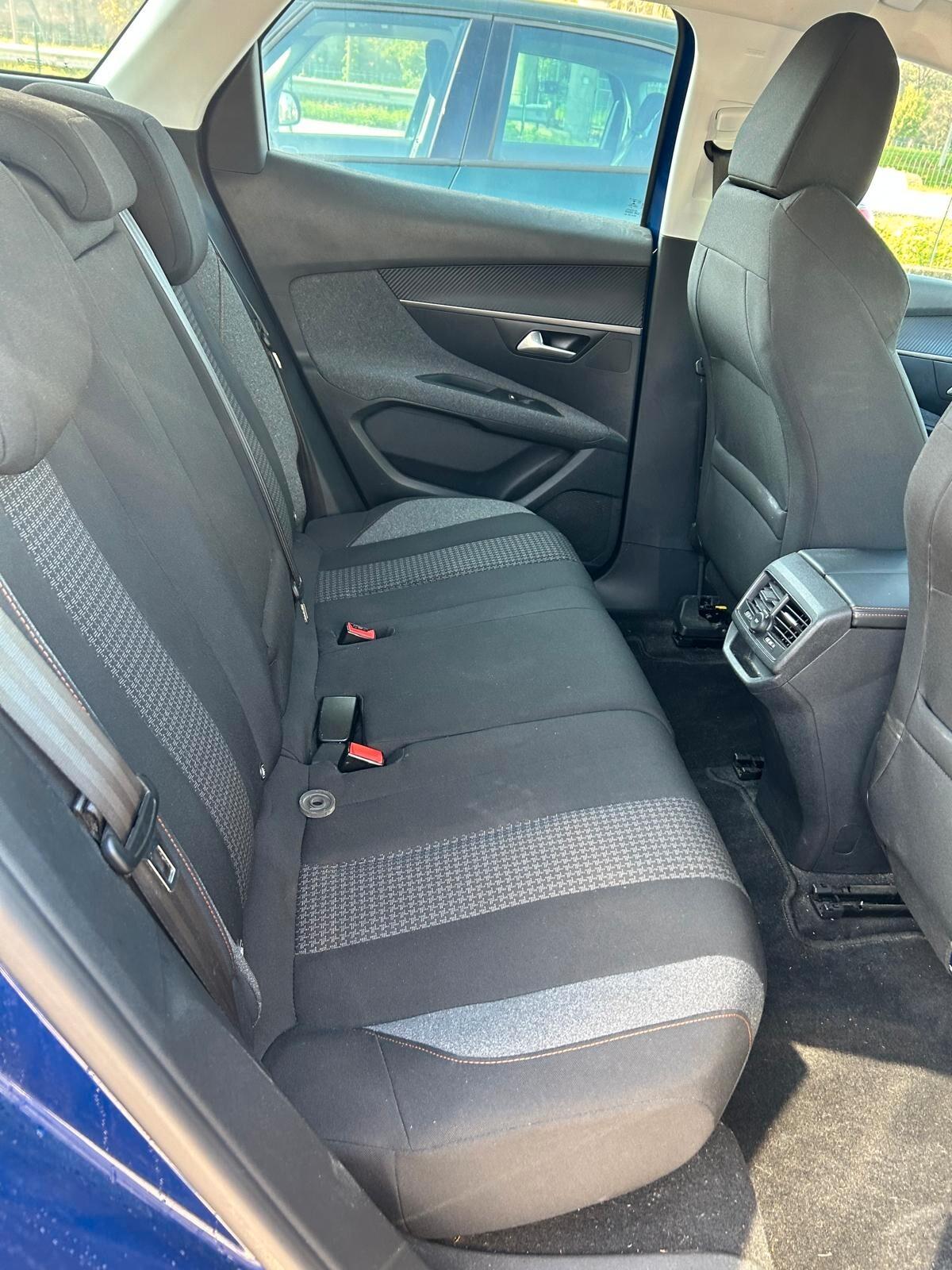 Peugeot 3008 BlueHDi 130 S&S EAT8 Allure