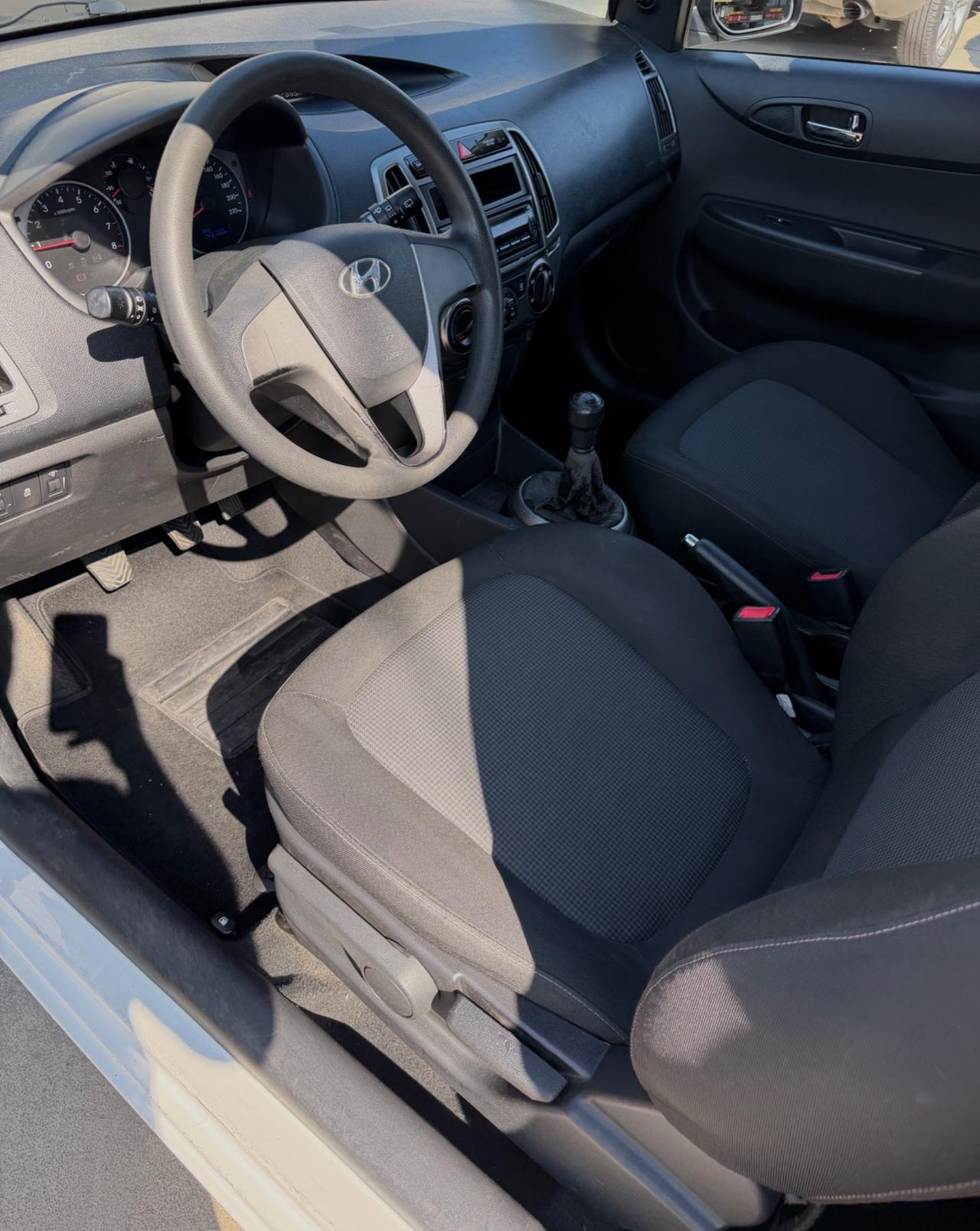 Hyundai i20 1.2 Benz 85CV 3p. Sound Edition