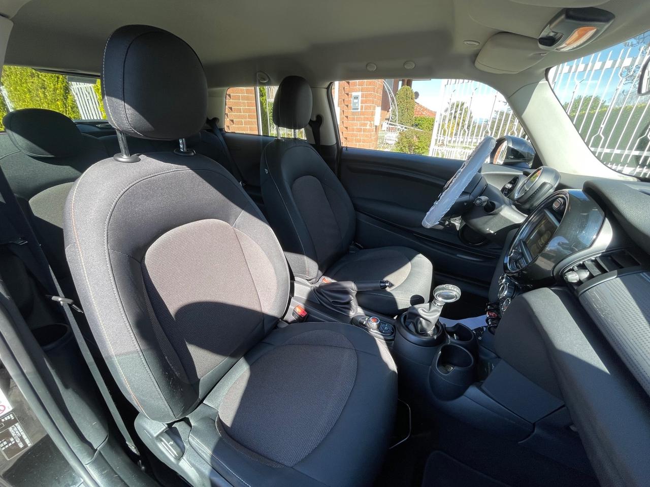 Mini 1.5 Cooper 3 porte Auto, Garantita