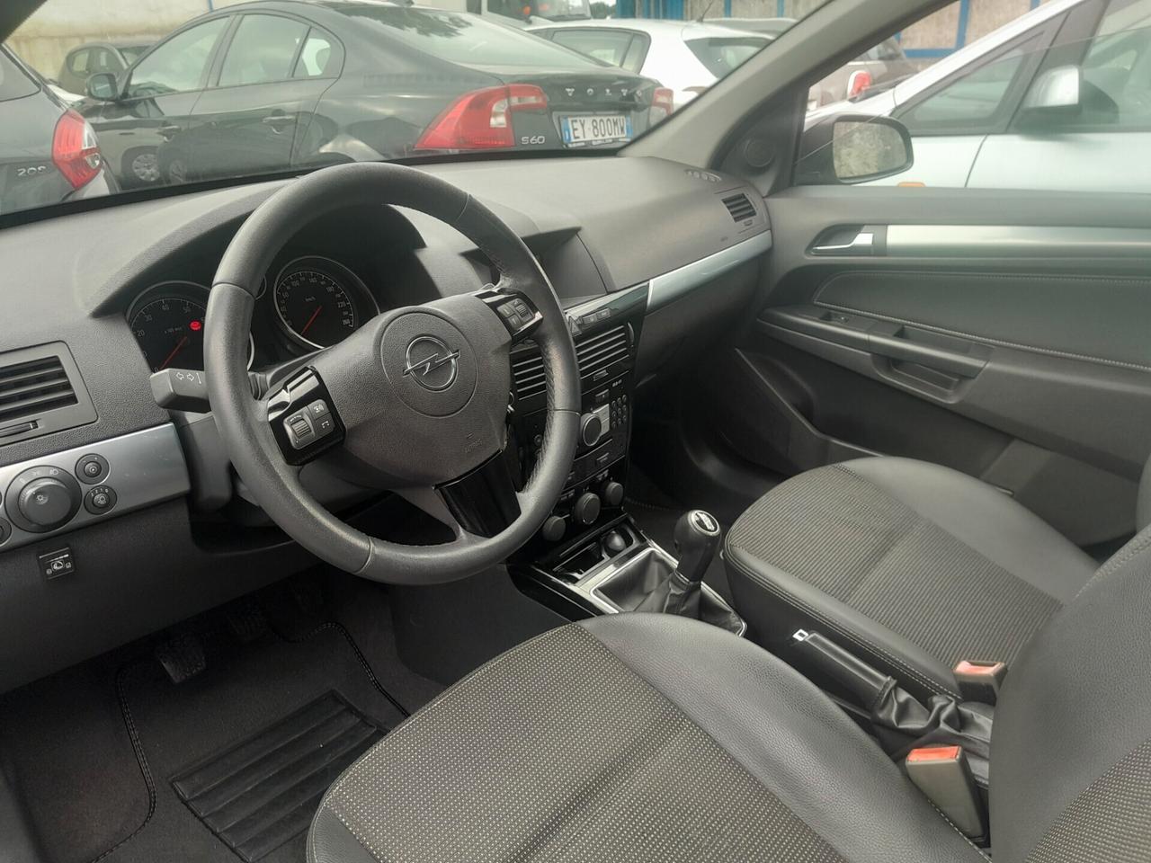 Opel Astra 1.6 GPL 5 porte Cosmo