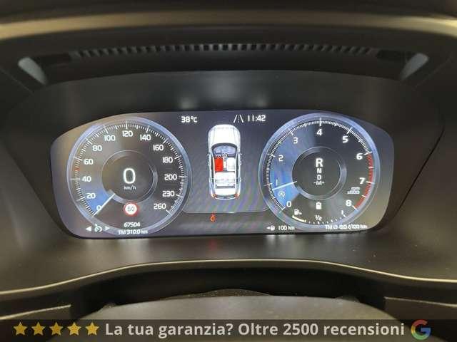 Volvo XC40 B4 AWD automatico Momentum Pro