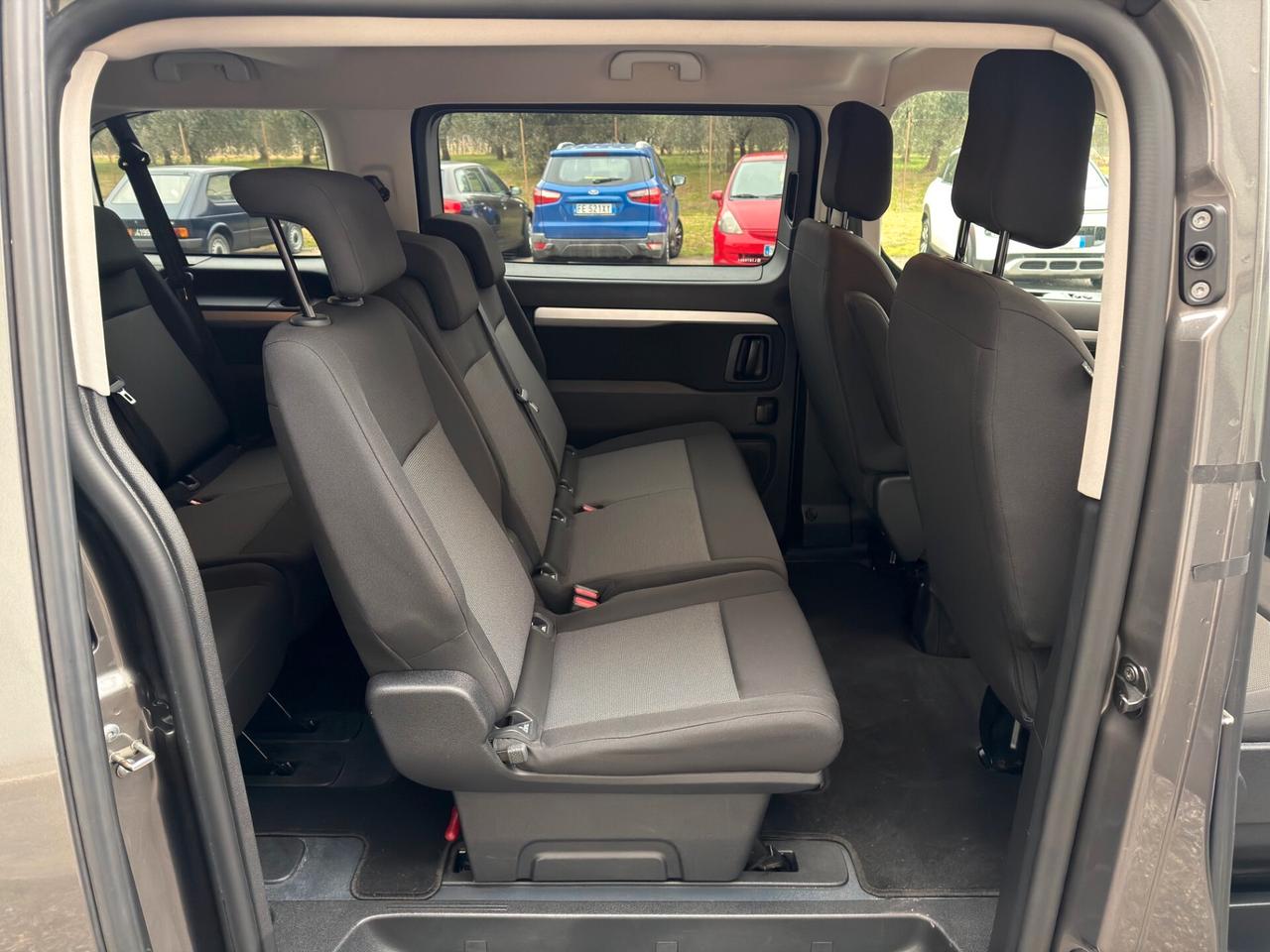 Peugeot Traveller BlueHDi 120 S&S EAT8 Standard Active