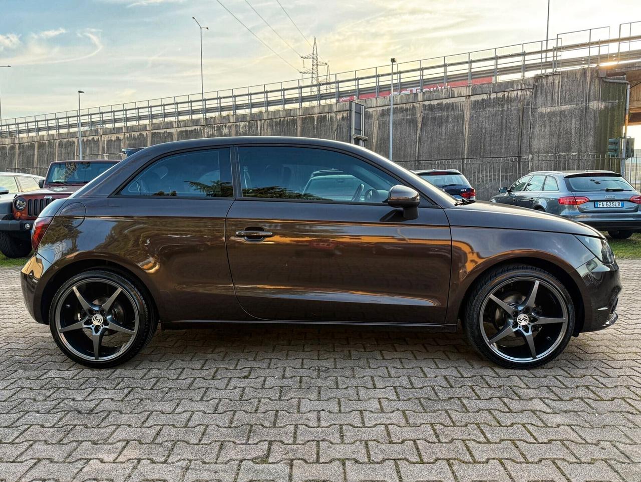 Audi A1 1.2 TFSI S line NAVIGA CRUISE SENSORI PDC