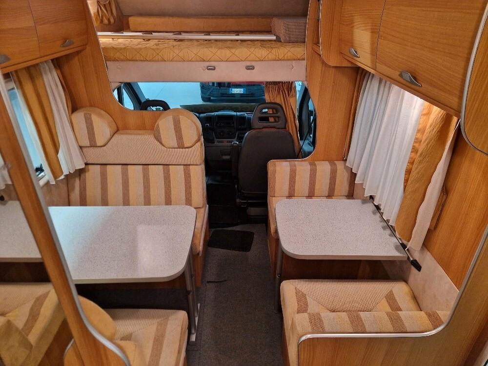 CAMPER MCLOUIS LAGAN 220