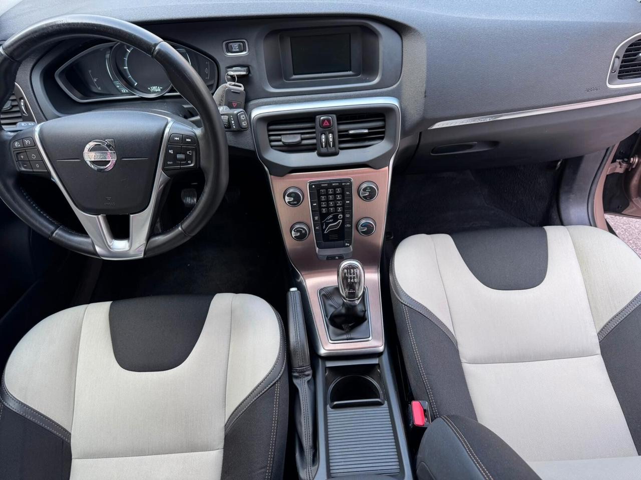 Volvo V40 Cross Country D2 1.6 Summum*EURO5B*NEOPATENTATI