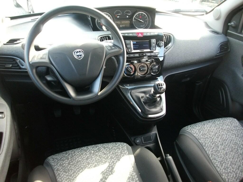 Lancia Ypsilon 5 Porte 1.0 FireFly Hybrid Silver