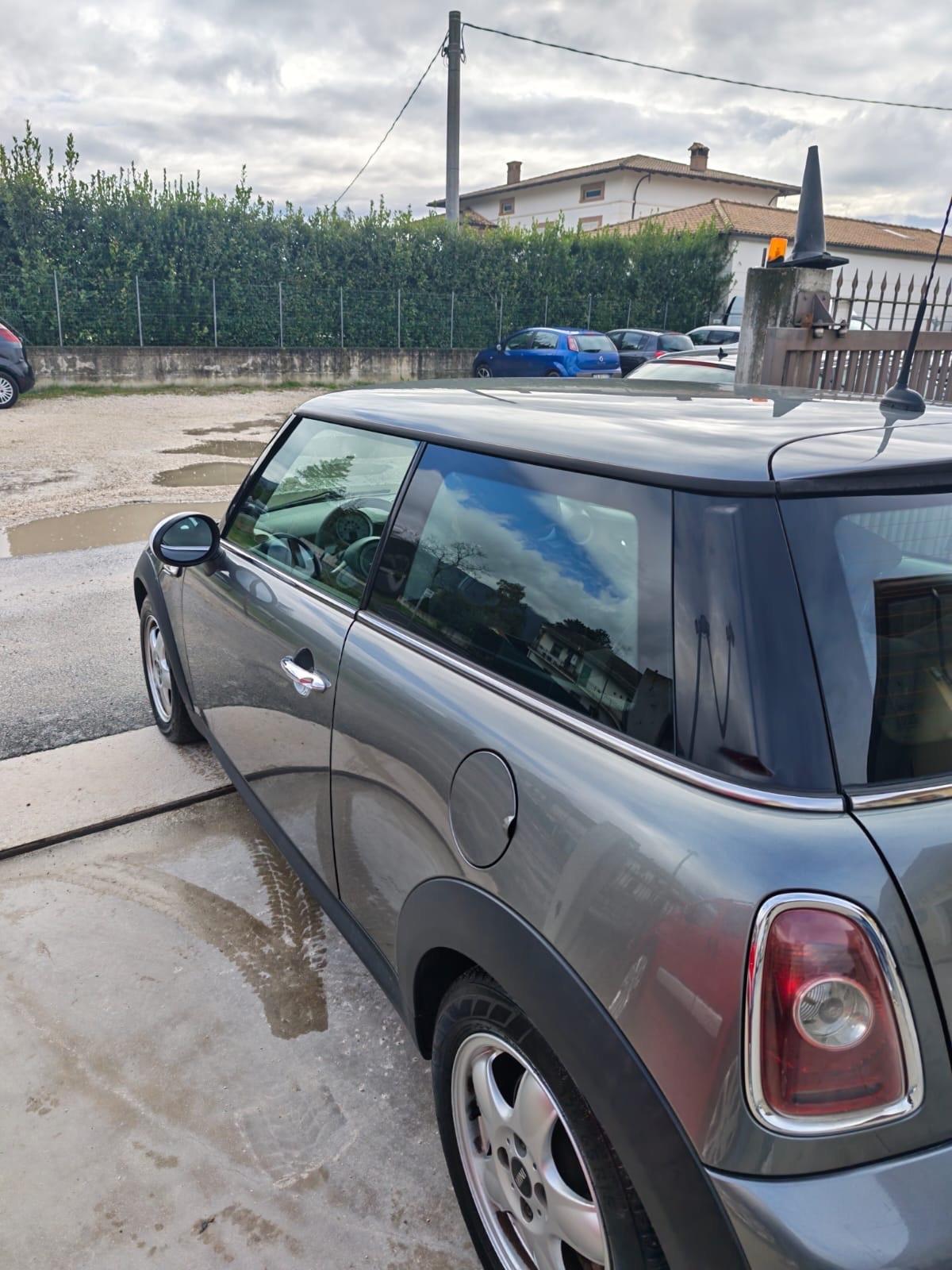 Mini Cooper 1.4 benzina e gpl 75 cavalli adatta a neopatentati